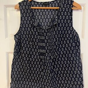 Talbots Navy and white pleated popover sleeveless split neck Blouse
